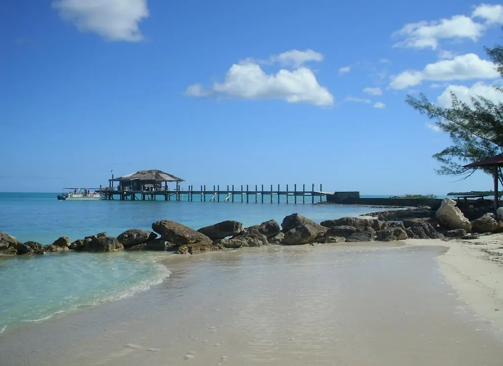 ***** Отель Small Hope Bay Lodge Андрос-Таун Багамские острова