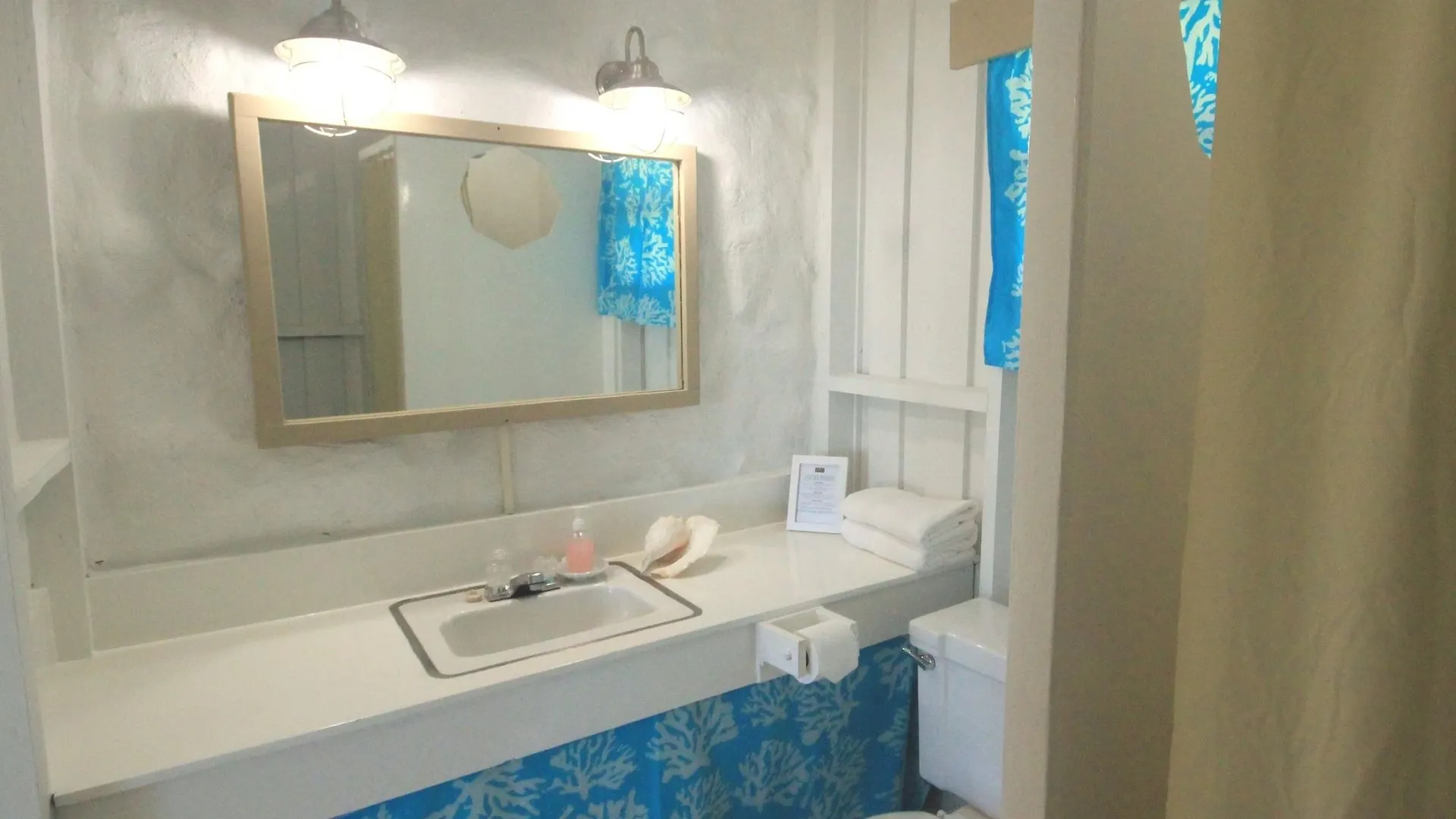 Small Hope Bay Lodge Андрос-Таун