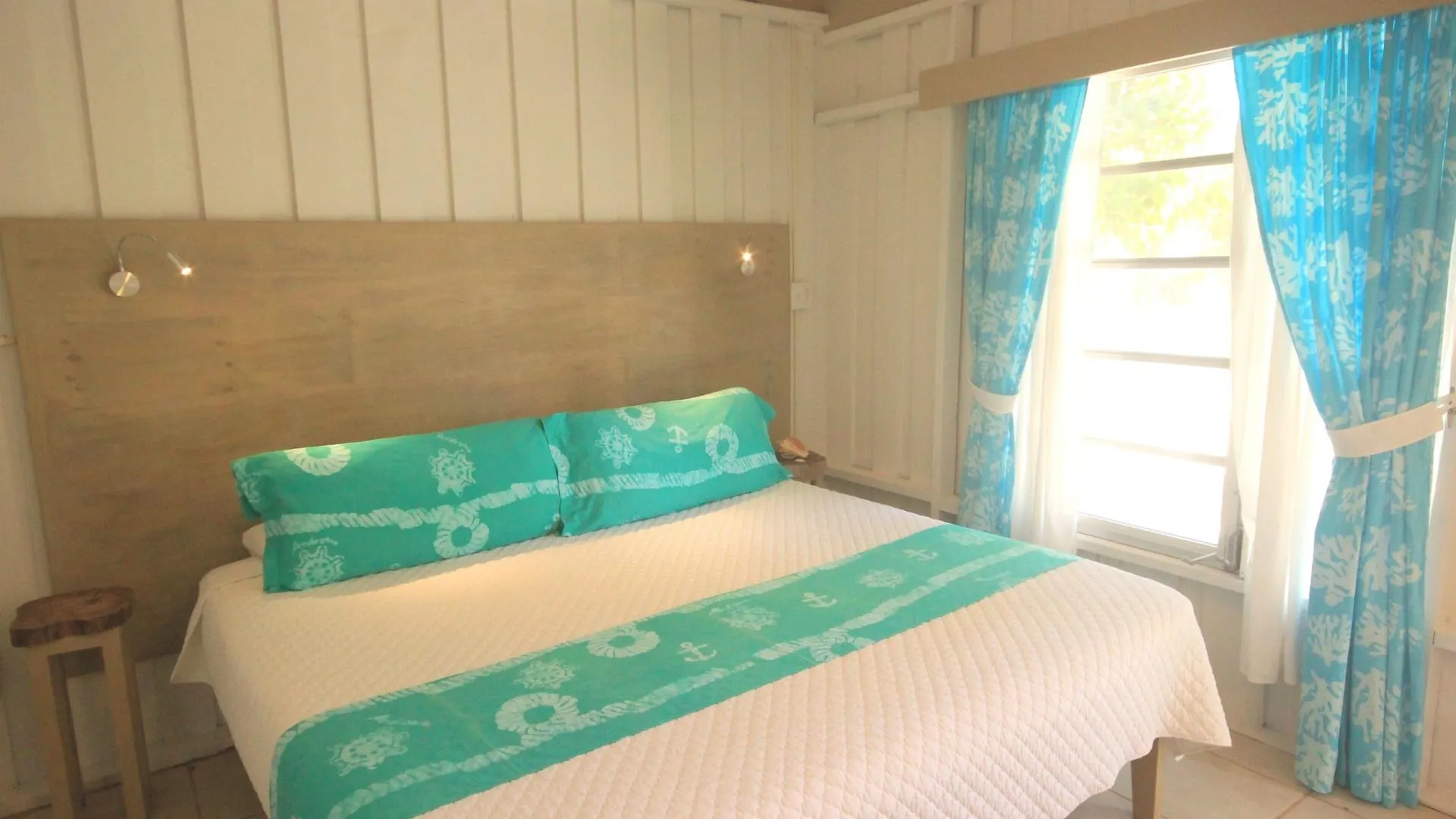 ***** Отель Small Hope Bay Lodge Андрос-Таун Багамские острова