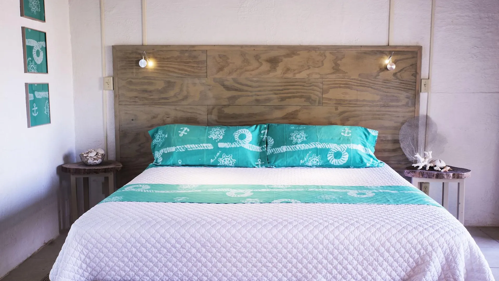Отель Small Hope Bay Lodge Андрос-Таун