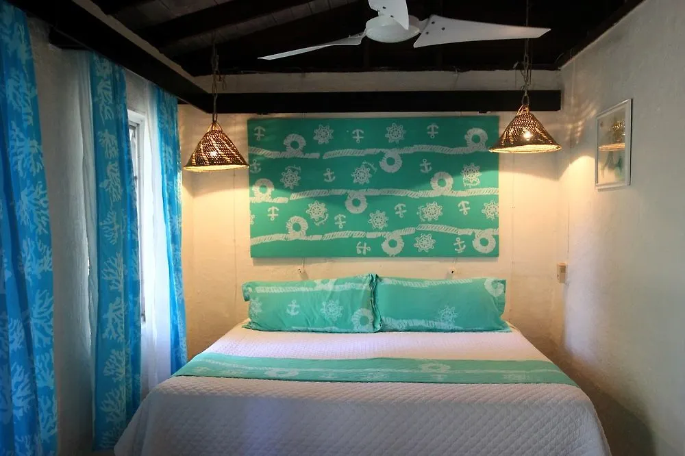 Small Hope Bay Lodge Андрос-Таун Отель