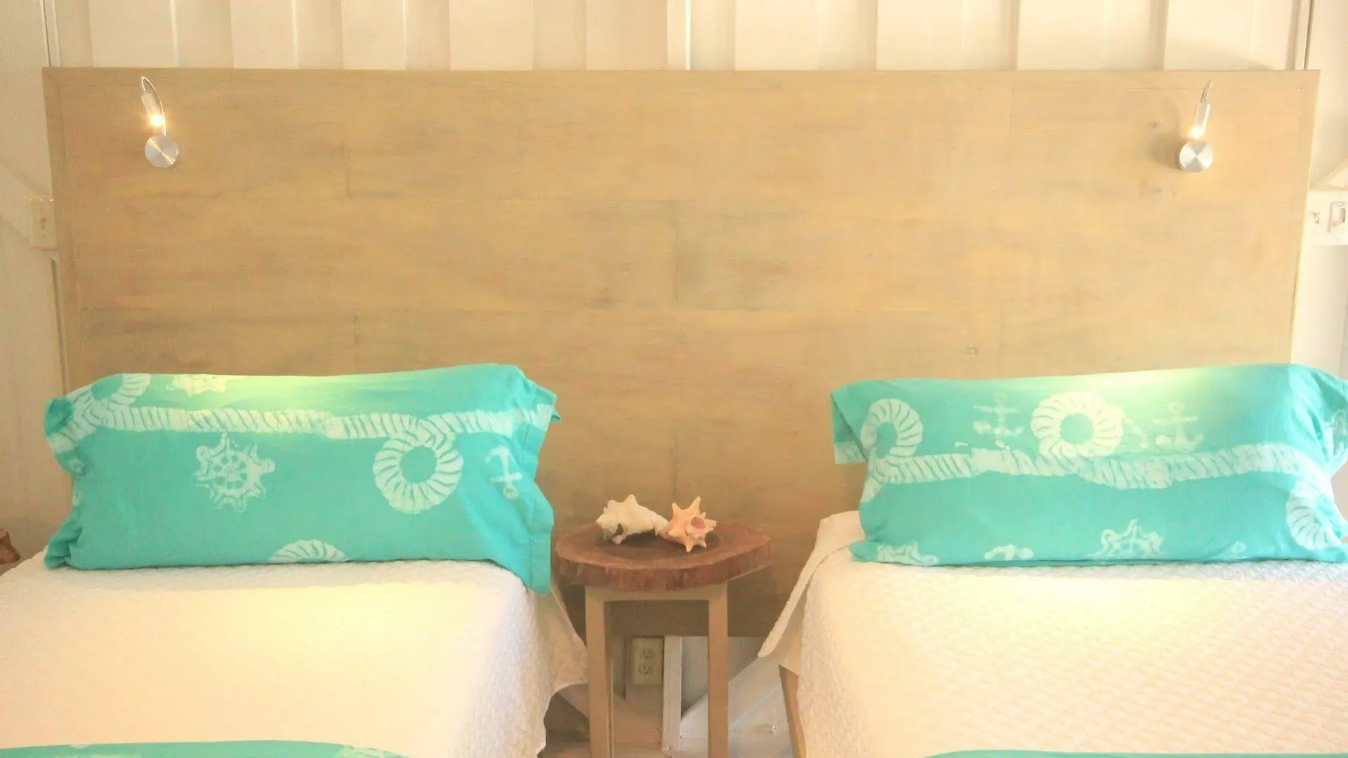 ***** Отель Small Hope Bay Lodge Андрос-Таун Багамские острова