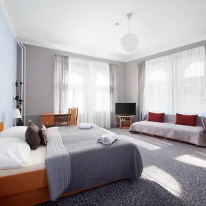 Bell 3*, Prag Tschechische Republik