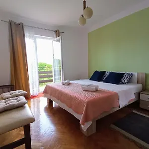 https://retrogustobb-tastinghome-restaurant.in-istria.net